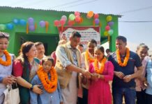 मुख्यमन्त्री बानियाँद्वारा एकल महिलालाई घर हस्तान्तरण, एक हजार घर बनाउने घोषणा