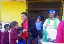 कपी बैंकबाट विद्यार्थीलाई कपी वितरण