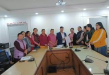 लैङ्गिक हिंसा बिरुद्ध प्रभावकारी प्रक्रिया अपनाउन प्रशासनलाई ज्ञापनपत्र