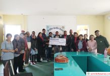 पूर्वविद्यार्थीद्वारा श्रमिक माविलाई सहयोग