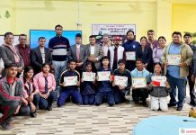 विज्ञान हाजिरीजवाफमा बालज्योतिका शुभम र अञ्जली प्रथम